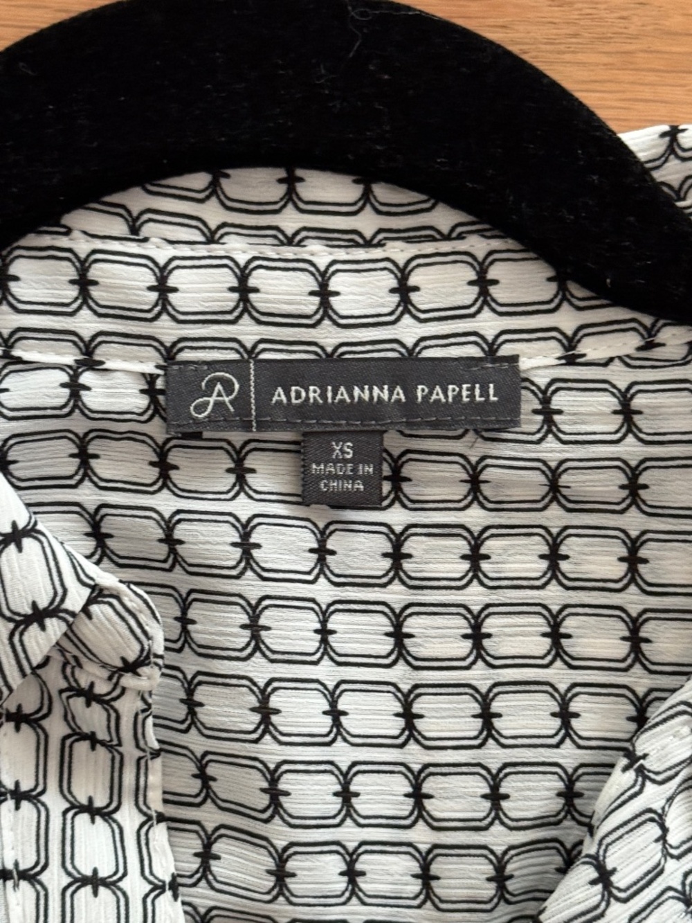 Patterned Short Sleeve Shirt - Picture 4 of 5